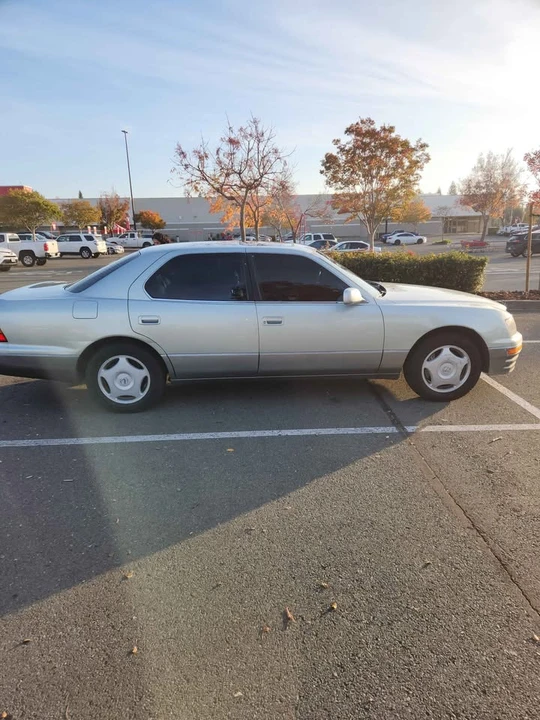 1997 Lexus LS 2nd Gen - Image 3 of 6
