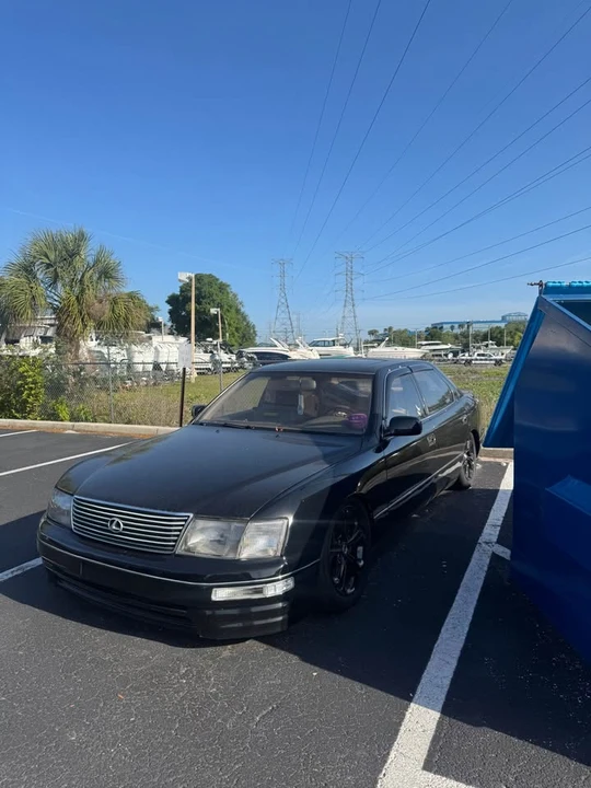 1997 Lexus LS 2nd Gen - Image 9 of 13