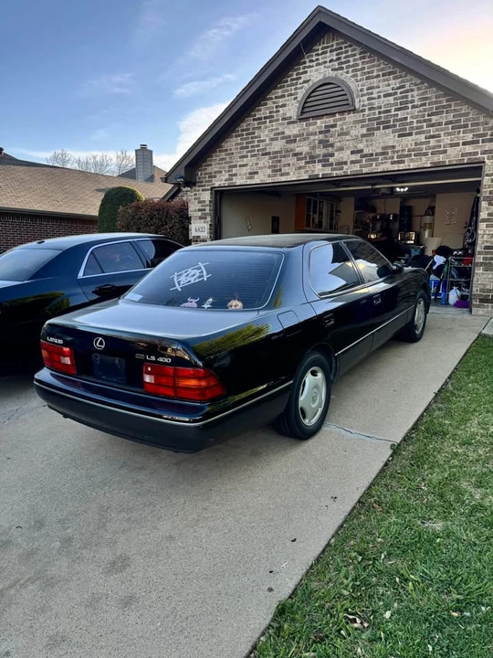 1997 Lexus LS 2nd Gen - Image 2 of 11