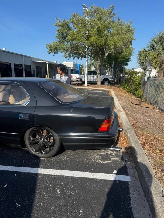 1997 Lexus LS 2nd Gen - Image 5 of 13