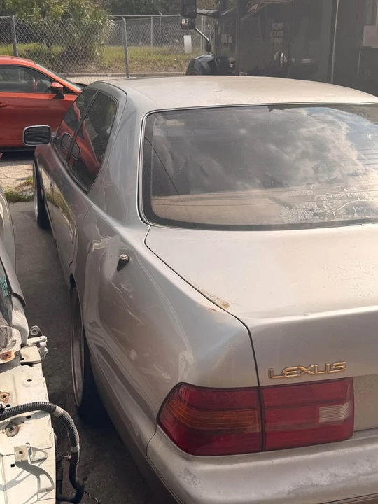 1997 Lexus LS 2nd Gen - Image 4 of 11