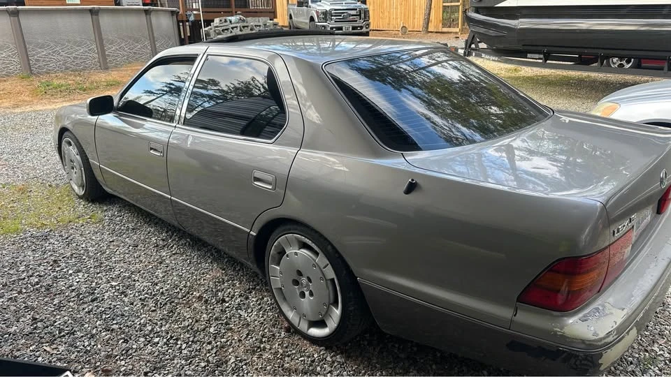 1997 Lexus LS 2nd Gen - Image 5 of 18