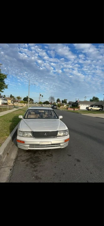 1997 Lexus LS 2nd Gen - Image 4 of 9