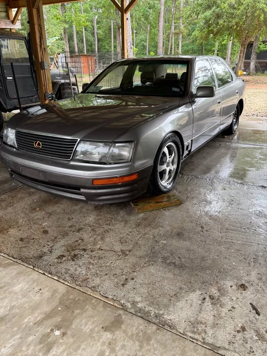 1997 Lexus LS 2nd Gen - Image 2 of 10