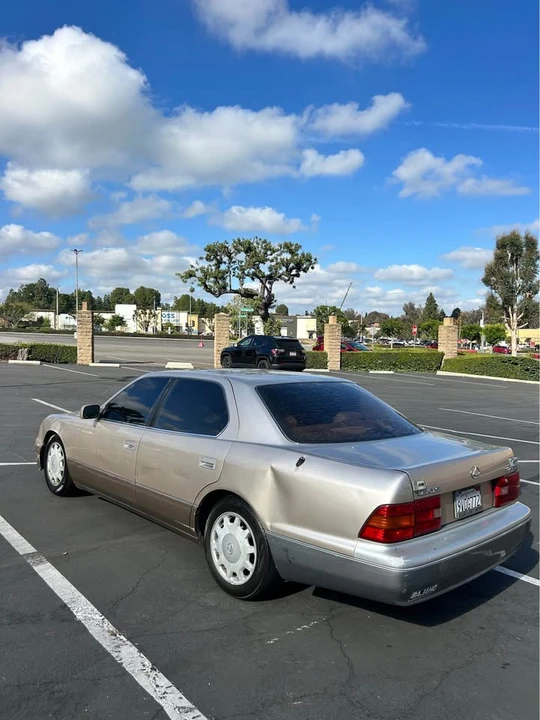 1997 Lexus LS 2nd Gen - Image 5 of 17