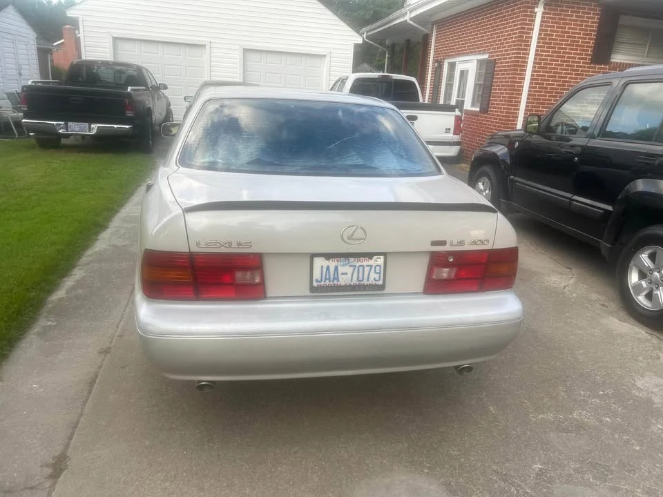 1997 Lexus LS 2nd Gen - Image 7 of 9