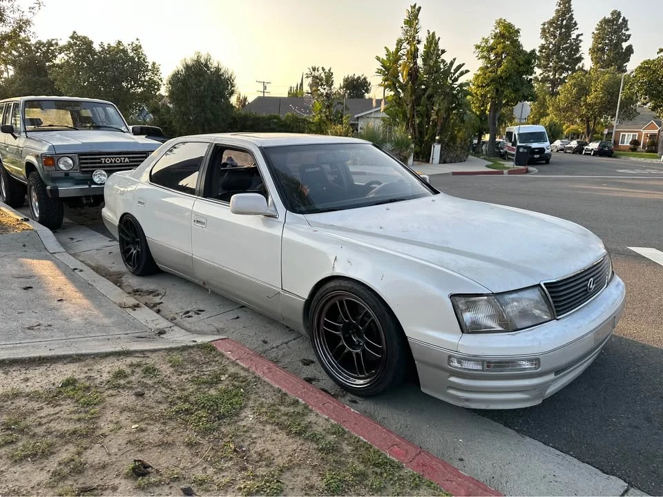 1997 Lexus LS 2nd Gen - Image 2 of 5