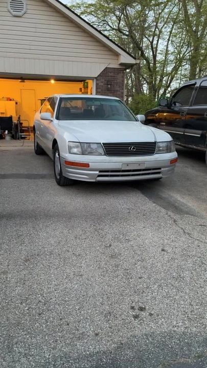 1997 Lexus LS 2nd Gen - Image 4 of 11