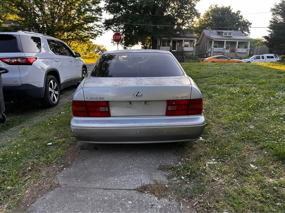 1997 Lexus LS 2nd Gen - Image 2 of 16