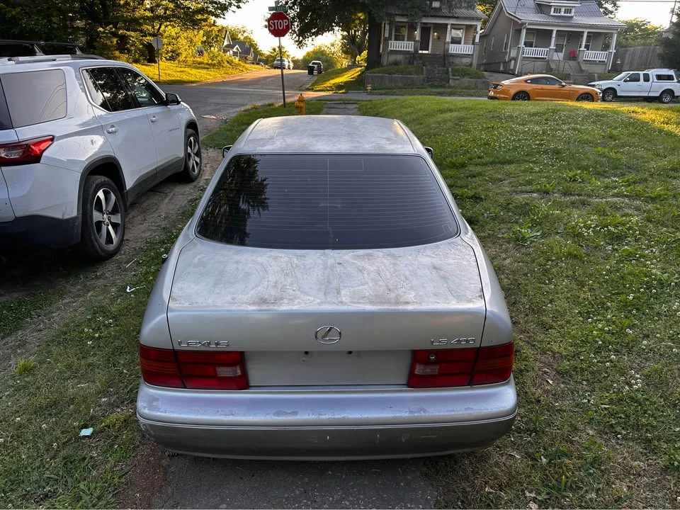 1997 Lexus LS 2nd Gen - Image 3 of 16