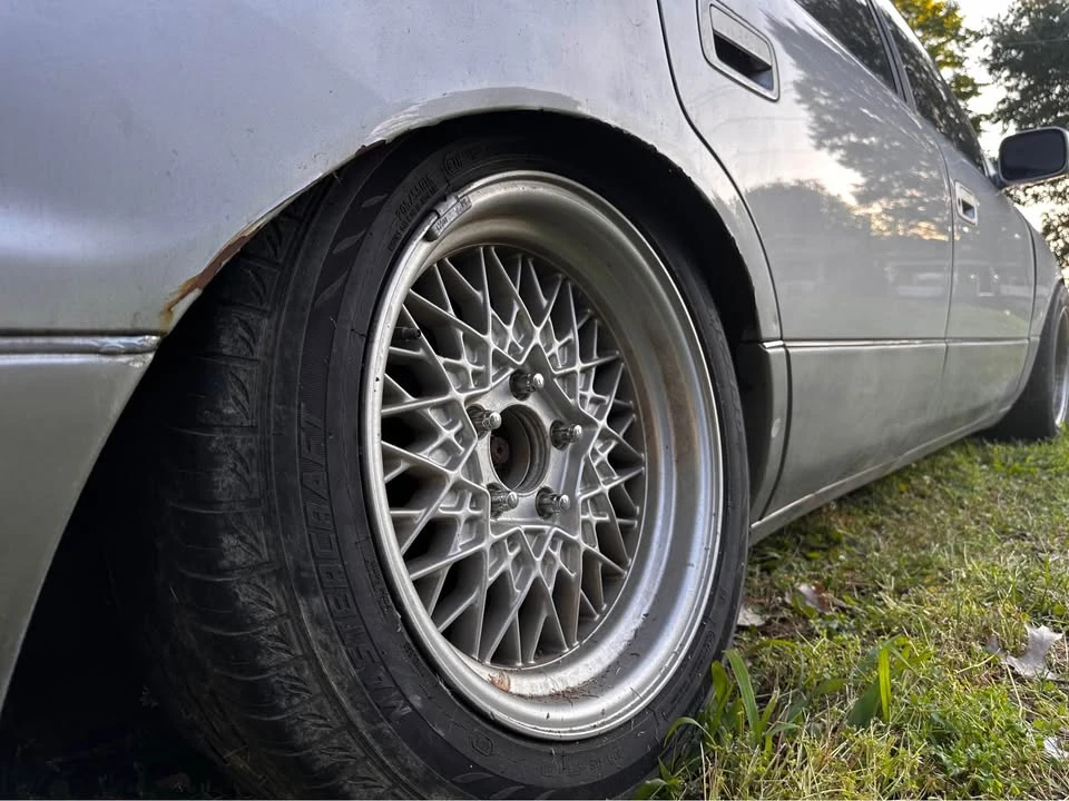 1997 Lexus LS 2nd Gen - Image 5 of 16