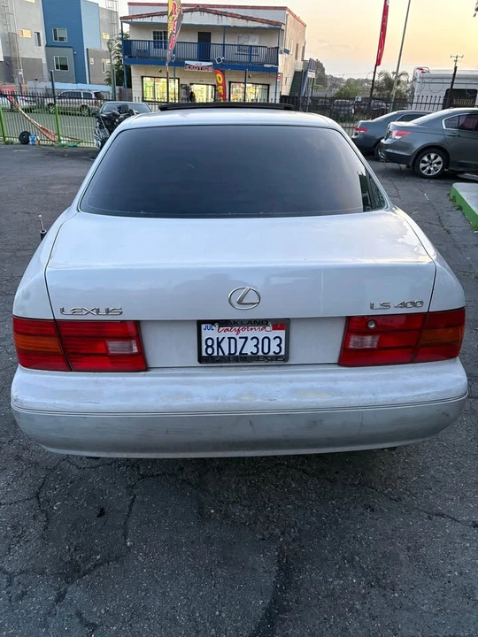 1997 Lexus LS 2nd Gen - Image 5 of 15