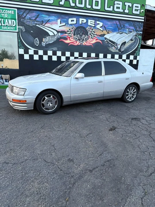 1997 Lexus LS 2nd Gen - Image 3 of 15