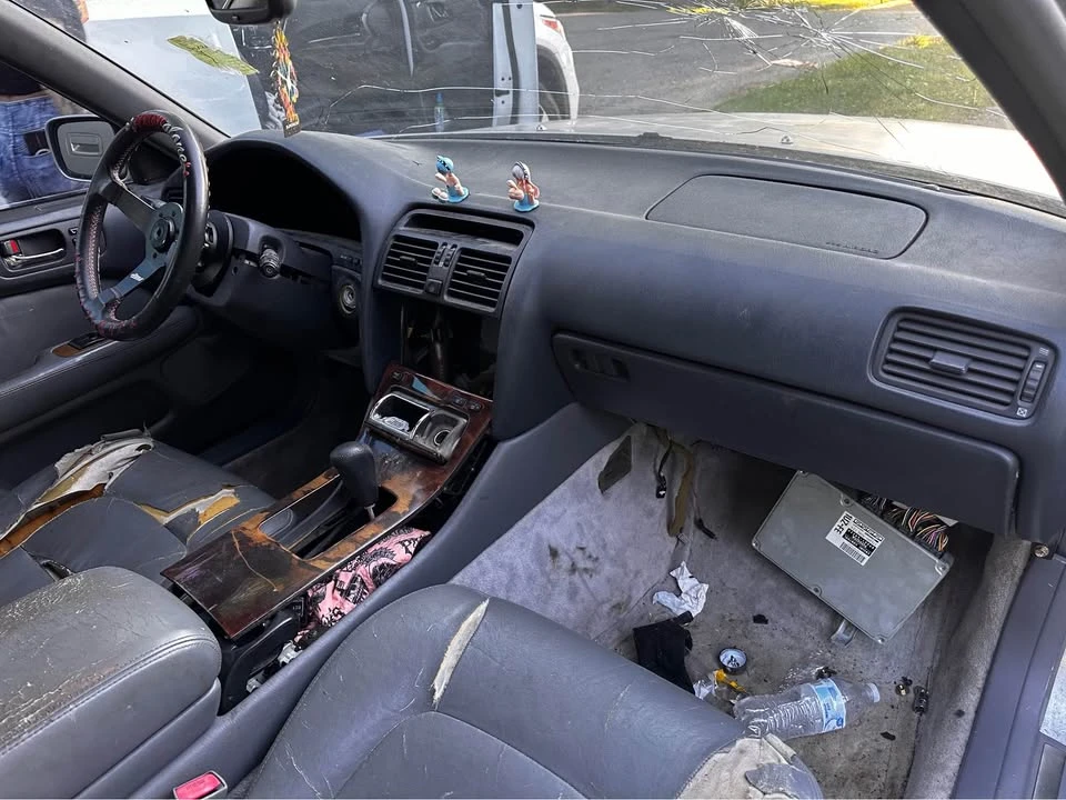 1997 Lexus LS 2nd Gen - Image 16 of 16