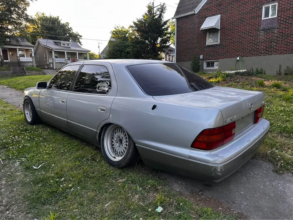 1997 Lexus LS 2nd Gen - Image 11 of 16