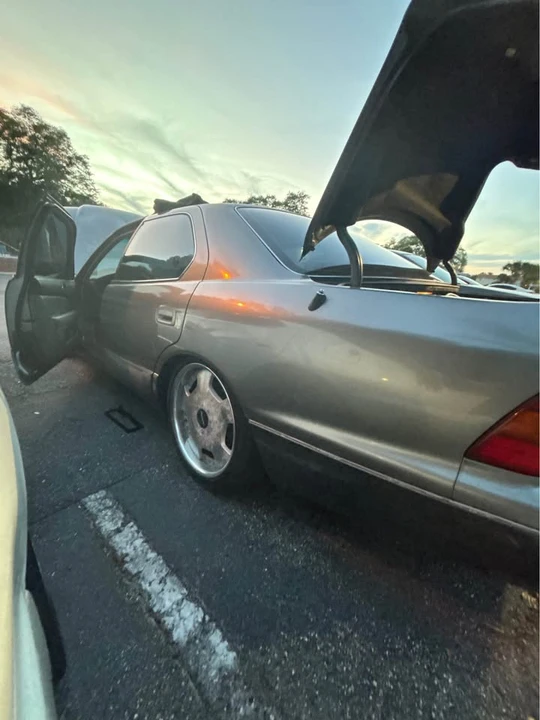 1997 Lexus LS 2nd Gen - Image 2 of 5