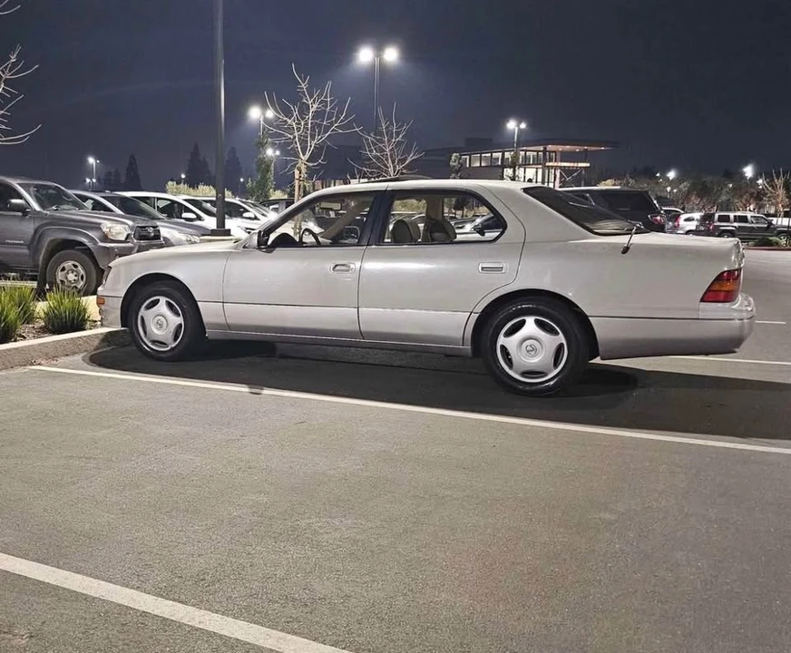 1997 Lexus LS 2nd Gen - Image 3 of 7