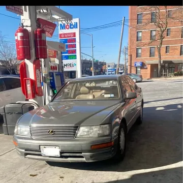 1997 Lexus LS 400 Sedan