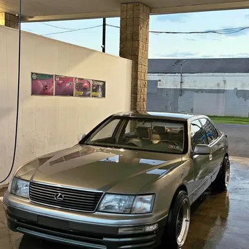 1997 Lexus LS 400 Sedan