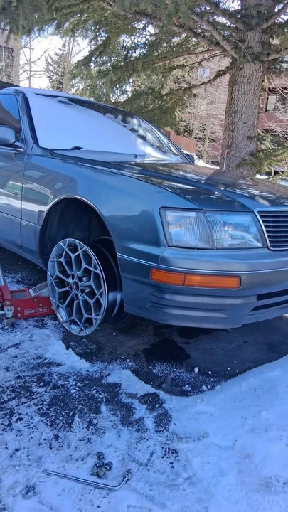 1997 Lexus LS 2nd Gen - Image 4 of 4