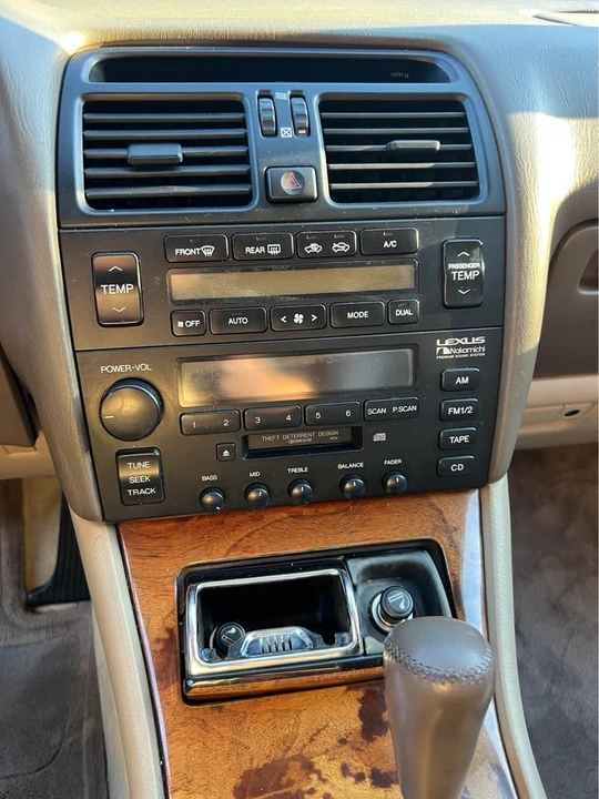 1997 Lexus LS 2nd Gen - Image 10 of 17