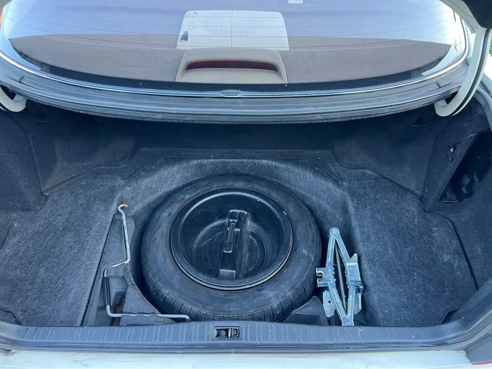 1997 Lexus LS 2nd Gen - Image 12 of 17