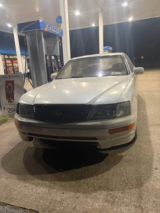 1997 Lexus LS 2nd Gen - Image 5 of 7