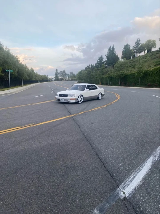 1997 Lexus LS 2nd Gen - Image 13 of 13