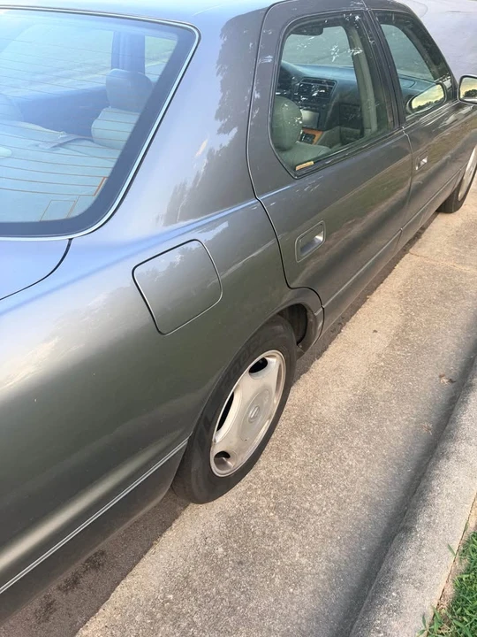 1997 Lexus LS 2nd Gen - Image 4 of 8