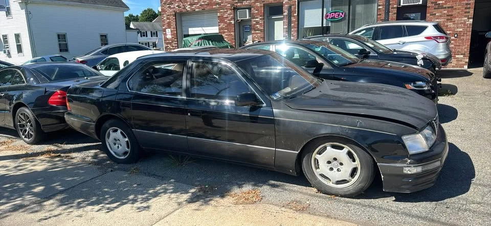 1997 Lexus LS 2nd Gen - Image 2 of 8