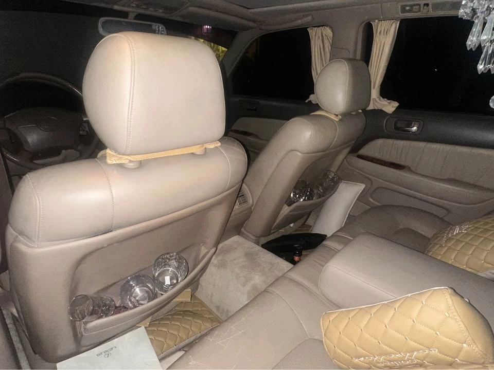 1997 Lexus LS 2nd Gen - Image 9 of 13