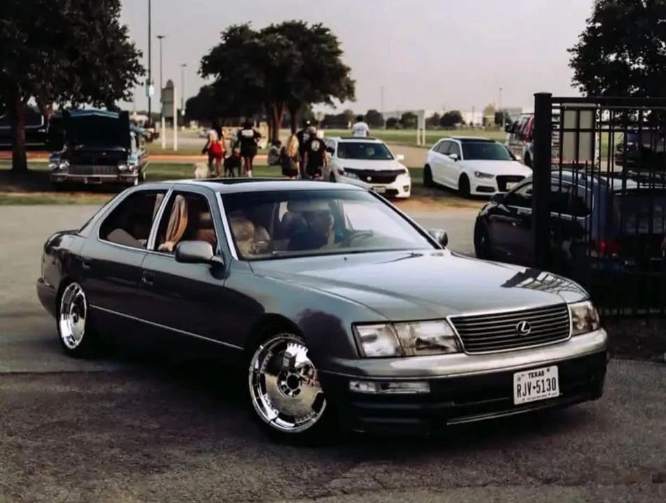 1997 Lexus LS 2nd Gen - Image 3 of 13
