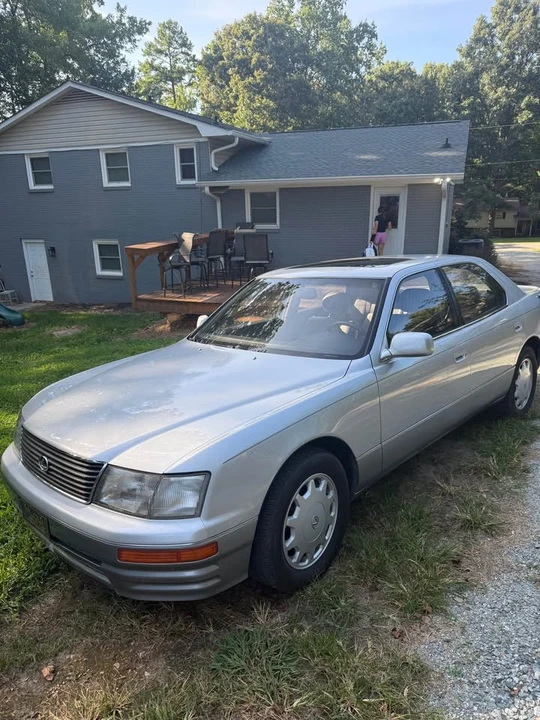 1997 Lexus LS 2nd Gen - Image 2 of 6