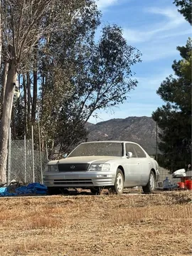 1997 Lexus LS 400 Sedan 4D