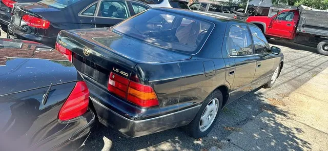 1997 Lexus LS 400 Sedan 4D