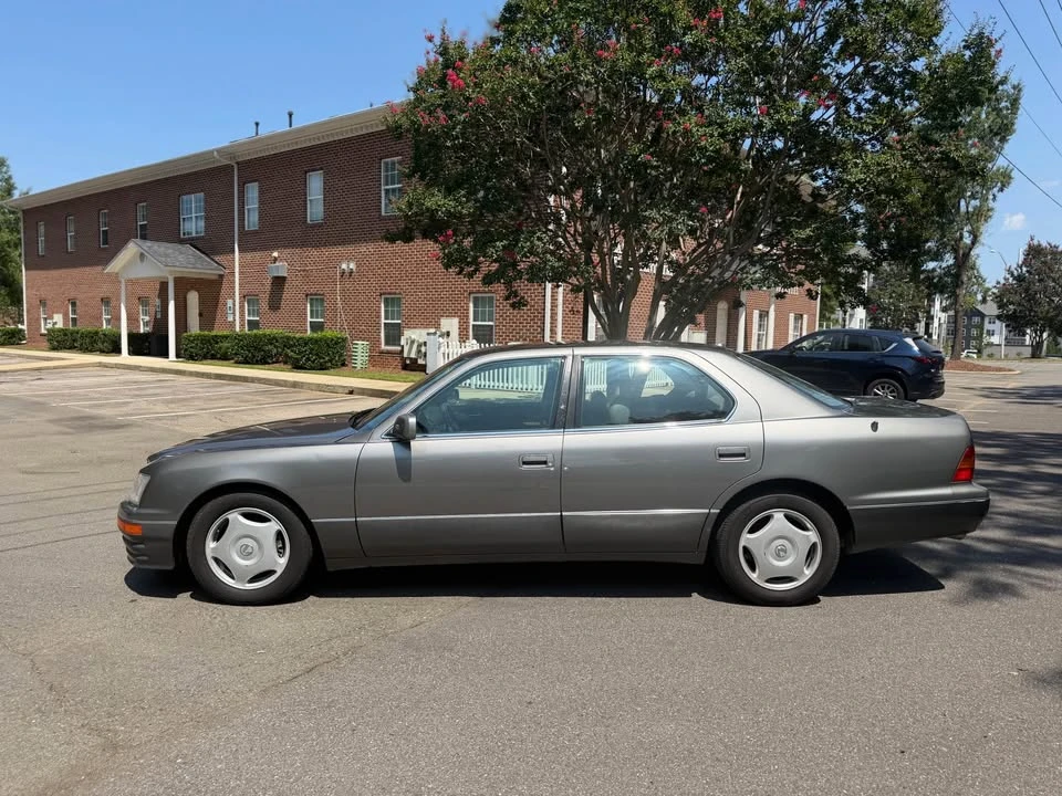 1997 Lexus LS 2nd Gen - Image 2 of 8