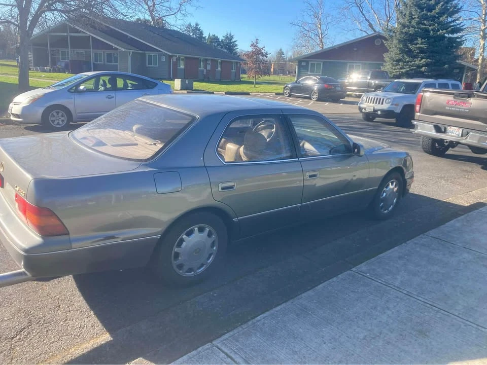 1997 Lexus LS 2nd Gen - Image 3 of 4