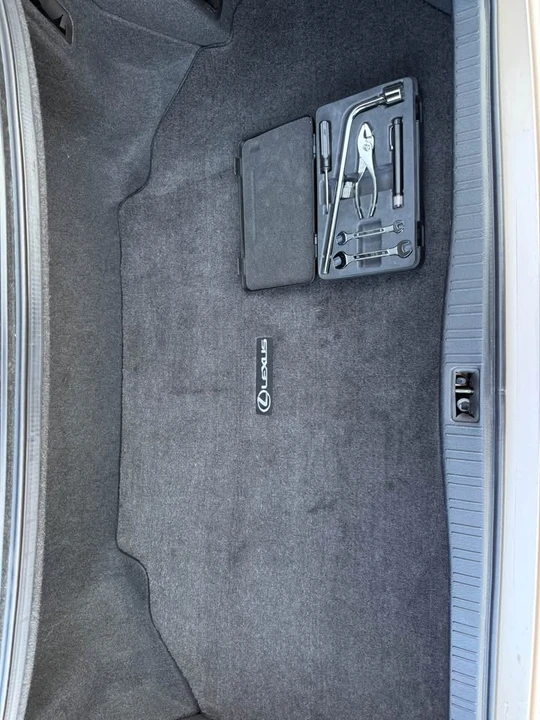 1997 Lexus LS 2nd Gen - Image 8 of 11