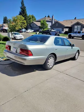 1997 Lexus LS 400 Sedan