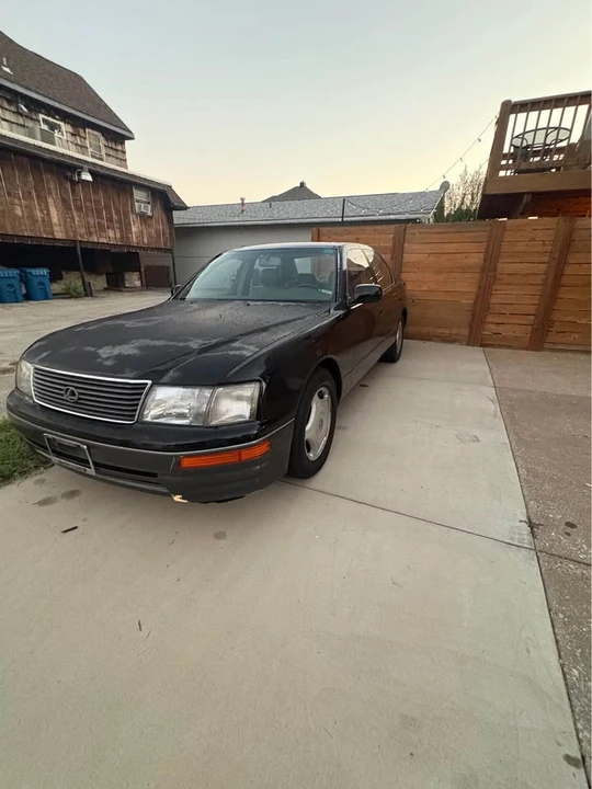 1997 Lexus LS 2nd Gen - Image 2 of 2