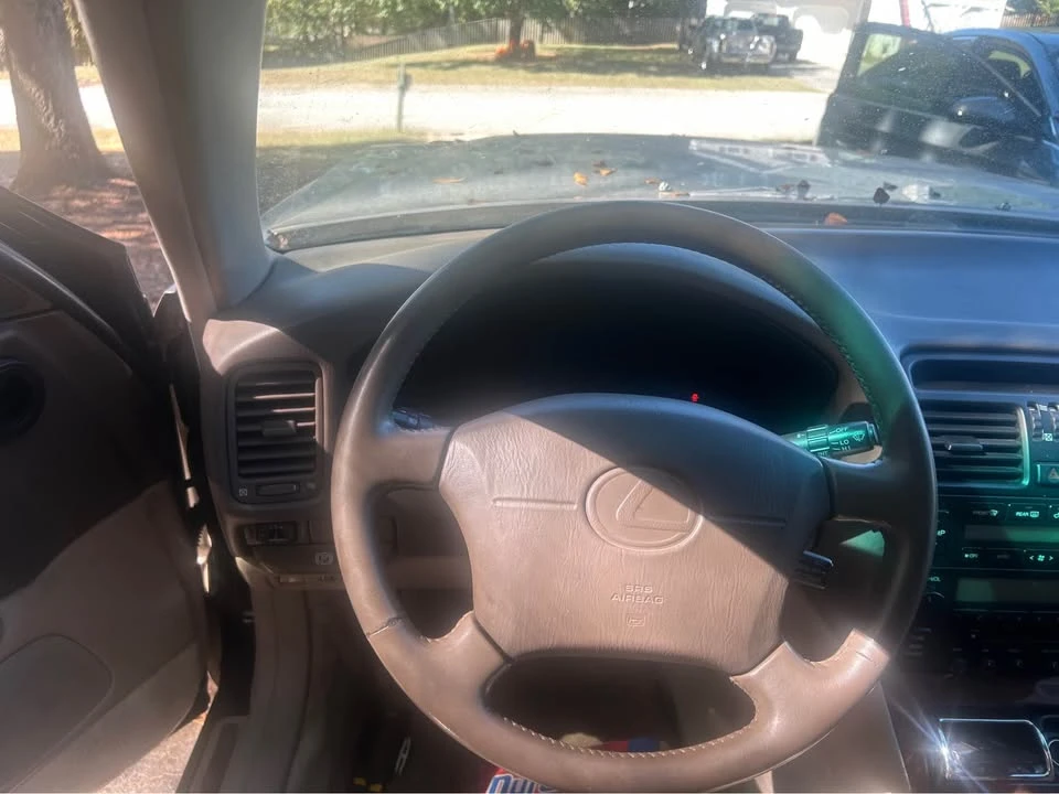 1997 Lexus LS 2nd Gen - Image 10 of 17