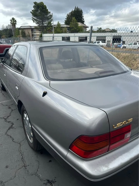 1997 Lexus LS 2nd Gen - Image 4 of 7