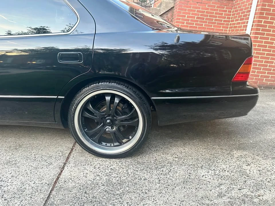 1997 Lexus LS 2nd Gen - Image 10 of 17