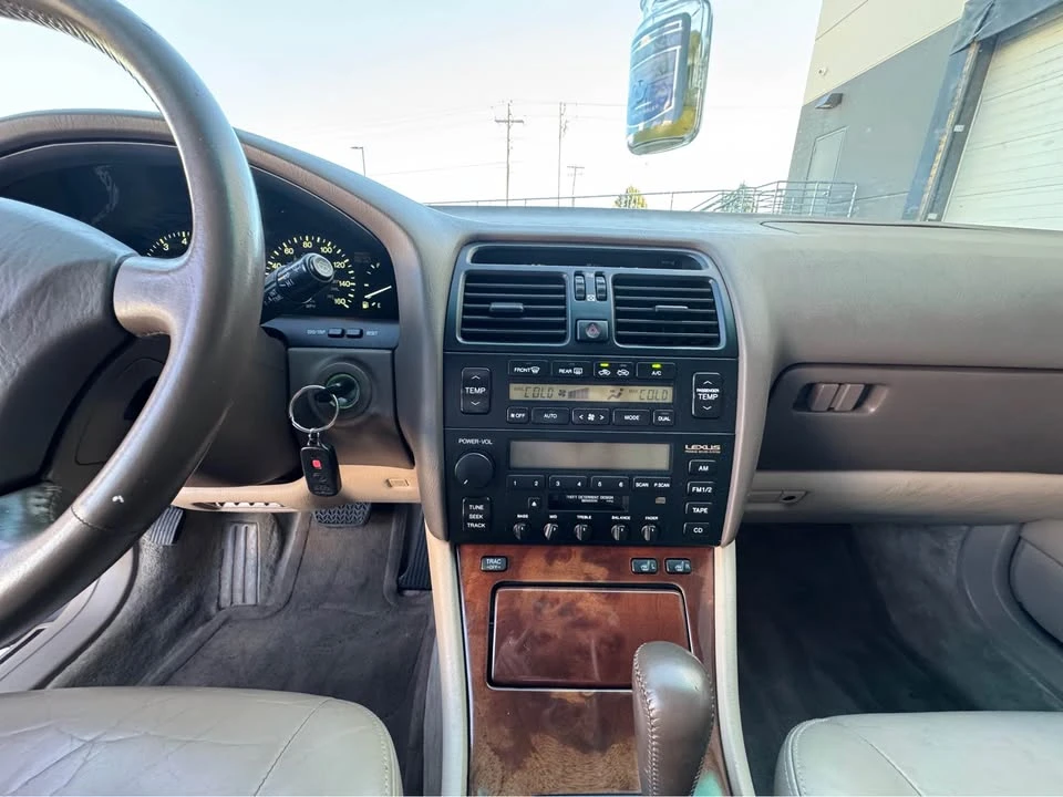 1997 Lexus LS 2nd Gen - Image 10 of 15