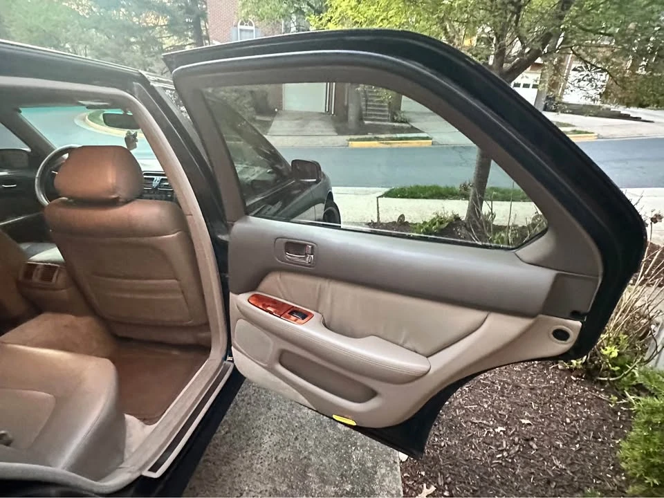 1997 Lexus LS 2nd Gen - Image 9 of 17