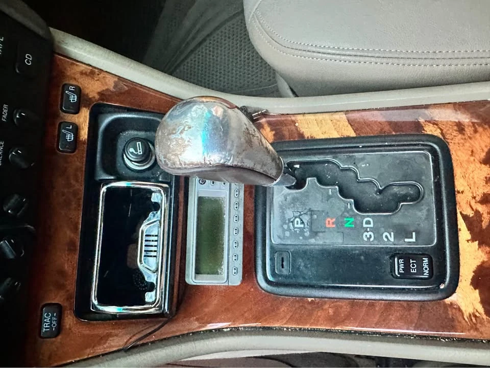 1997 Lexus LS 2nd Gen - Image 8 of 17