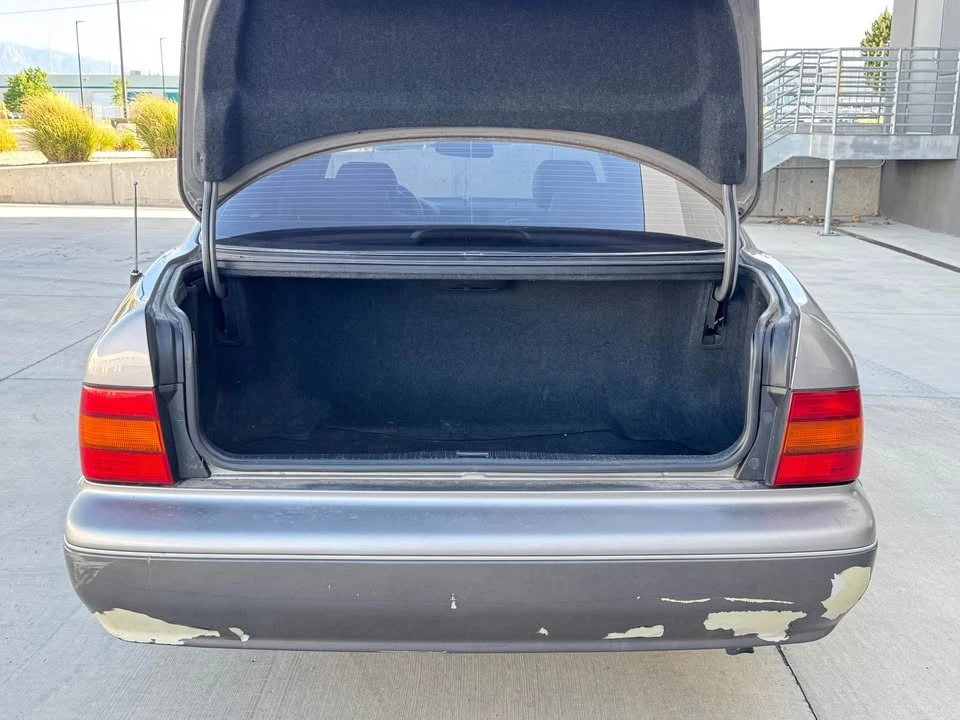 1997 Lexus LS 2nd Gen - Image 15 of 15