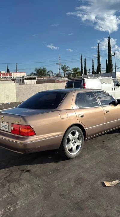 1997 Lexus LS 2nd Gen - Image 3 of 8
