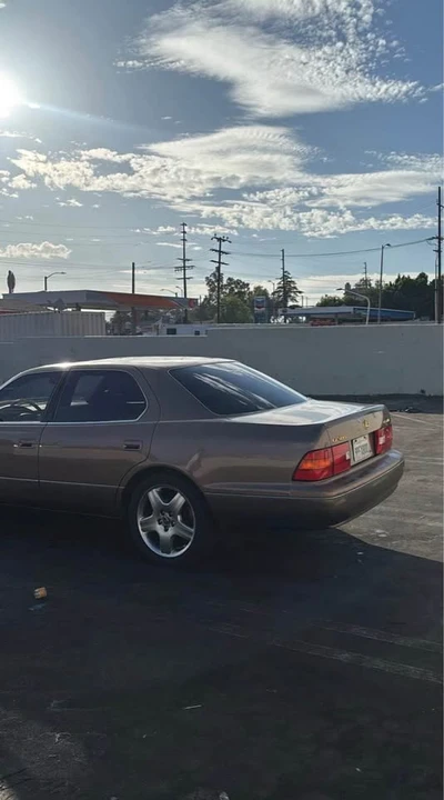 1997 Lexus LS 2nd Gen - Image 2 of 8