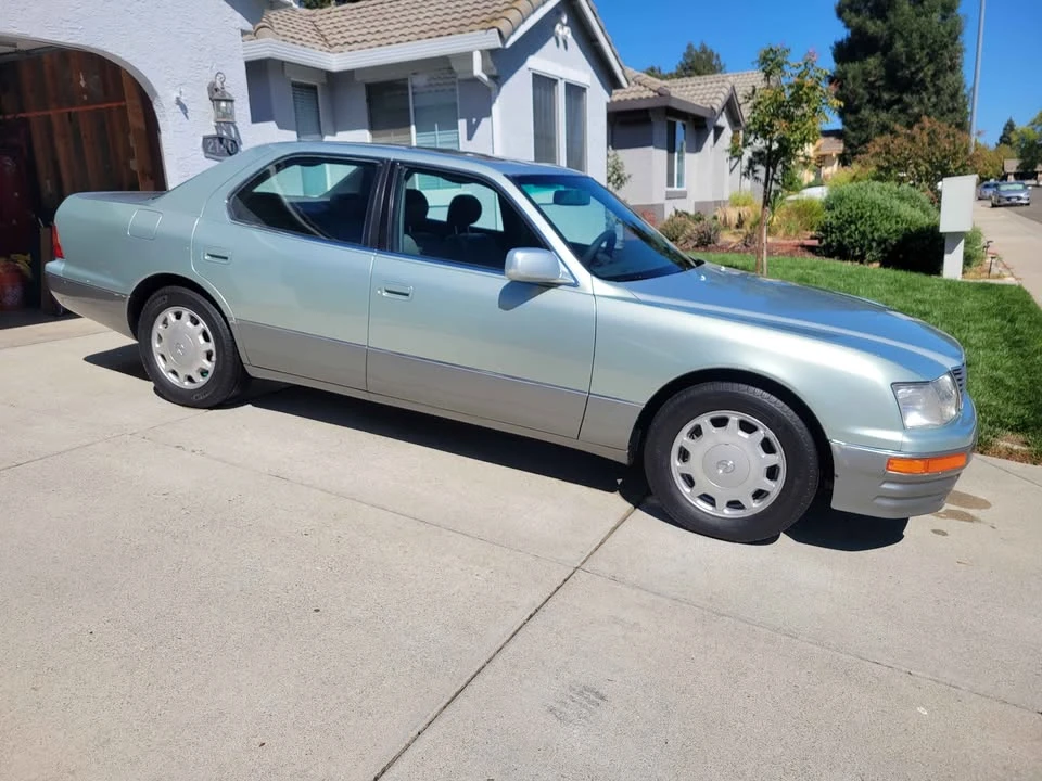 1997 Lexus LS 2nd Gen - Image 5 of 18